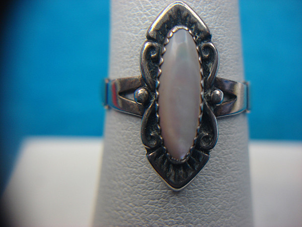 Vintage Sterling Silver Mother of Pearl Ring - Size 7.5 (Excellent Condition)
