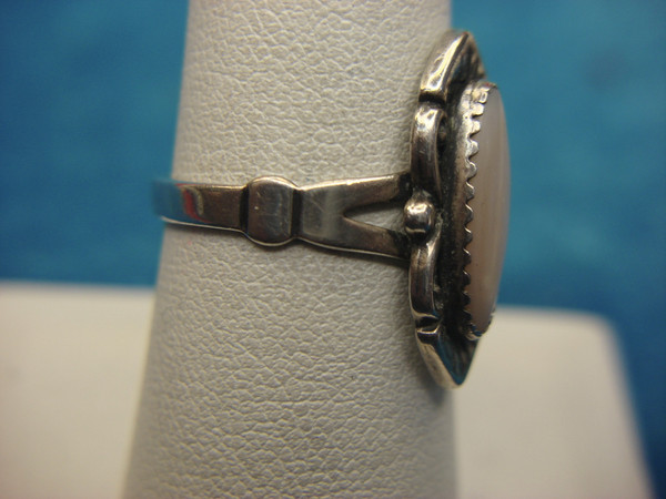 Vintage Sterling Silver Mother of Pearl Ring - Size 7.5 (Excellent Condition)