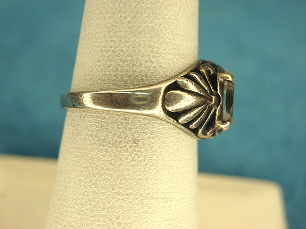 Vintage Sterling Silver Ring with Sparkling Sim Diamond (Size 7)