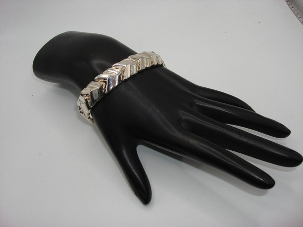 Authentic Milor Italy Sterling Silver Chevron Link Bracelet - 7.5 inch