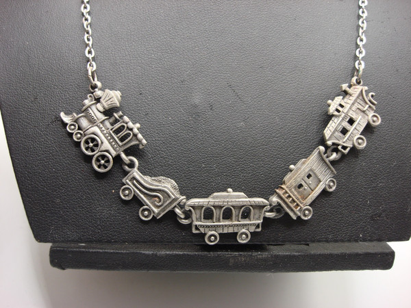 Vintage J.J. Jonette Silver Train Necklace (16.5
