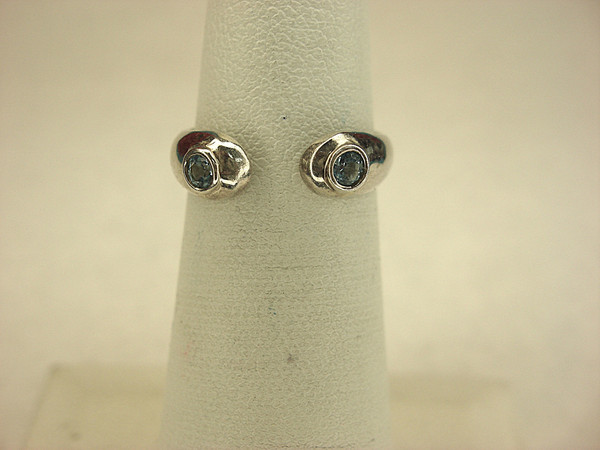 Sterling Silver Face-to-Face Blue Topaz Ring (Size 5-7), Pre-owned Excellent Condition