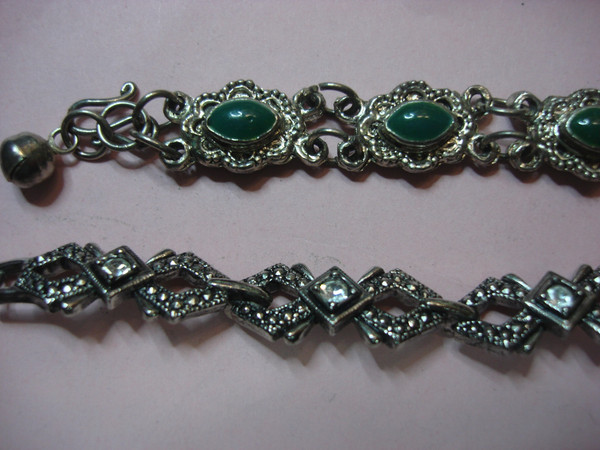 Pair of Vintage Bracelets: Sparkling Rhinestone & Vibrant Green Enamel