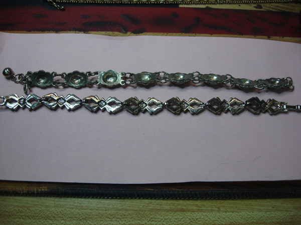 Pair of Vintage Bracelets: Sparkling Rhinestone & Vibrant Green Enamel