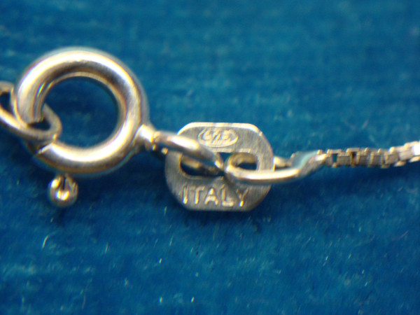 Sterling Silver Pear Shape Sim Diamond Pendant with Box Chain (18