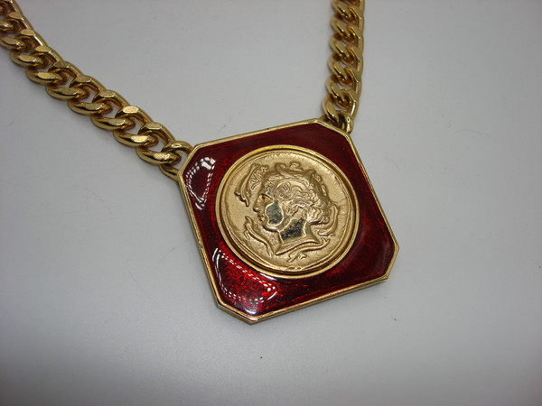 Vintage Elizabeth Taylor Avon Red Enamel Roman Coin Pendant Necklace - Estate Find