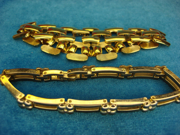 Vintage Gold Tone Bracelets Set - Estate Sale Find - 7.5 Inch