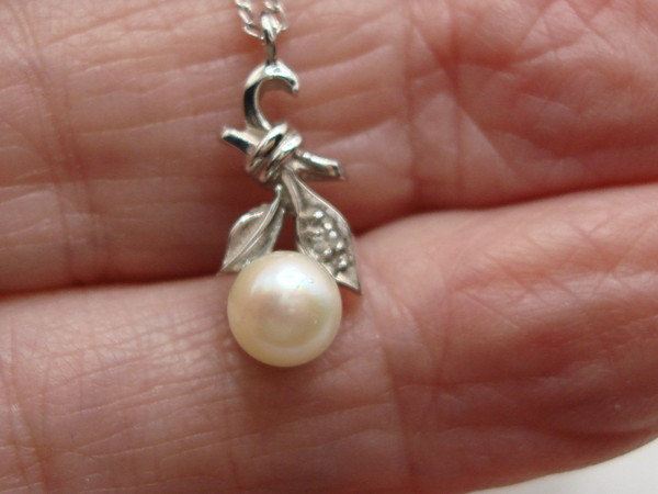 Vintage Sterling Silver Cultured Pearl & Diamond Pendant Necklace | AJC 925