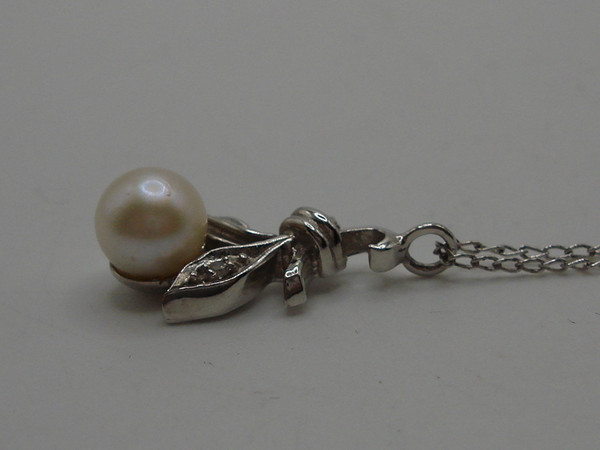 Vintage Sterling Silver Cultured Pearl & Diamond Pendant Necklace | AJC 925