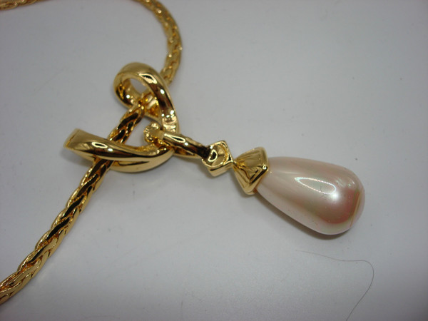 Vintage Nolan Miller Glamour Collection Faux Pearl & Sapphire Pendant Necklace