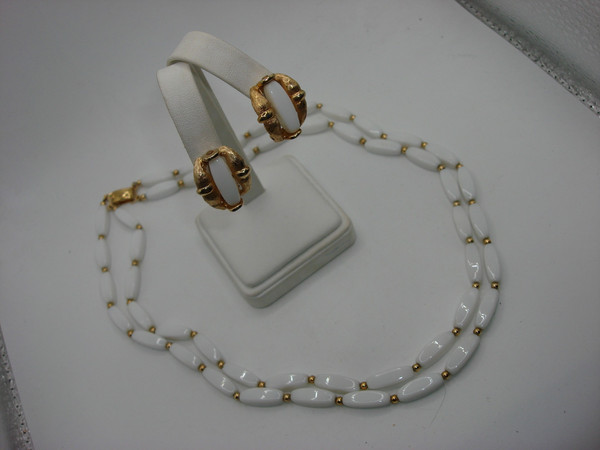 Vintage Napier White Milk Glass Necklace & Earrings Set - Gold Tone, Mint Condition