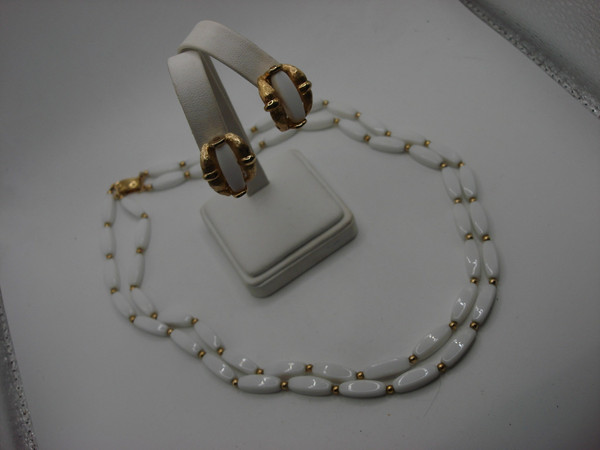 Vintage Napier White Milk Glass Necklace & Earrings Set - Gold Tone, Mint Condition