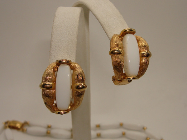 Vintage Napier White Milk Glass Necklace & Earrings Set - Gold Tone, Mint Condition