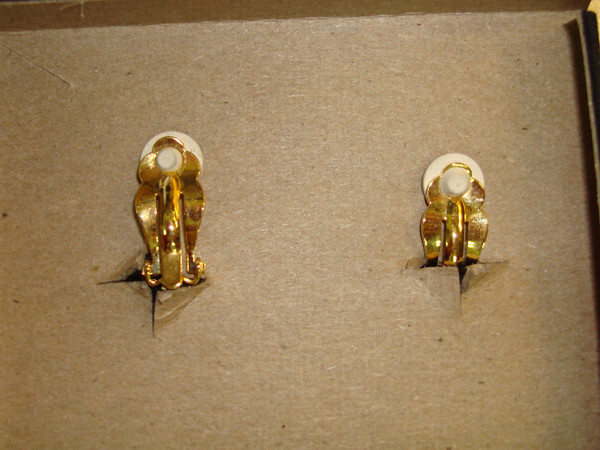 Vintage Joan Rivers Heart Rhinestone Clip Earrings - Mint Condition, Original Box