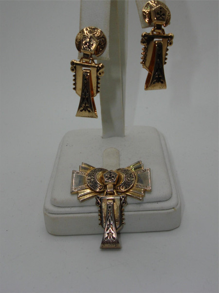 Vintage Victorian Revival Brooch & Earrings Set (1950s-60s) Gold Tone Tailleur d'Épargne