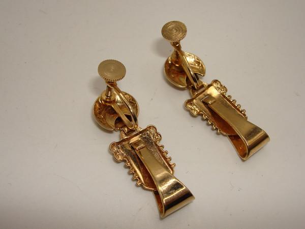 Vintage Victorian Revival Brooch & Earrings Set (1950s-60s) Gold Tone Tailleur d'Épargne