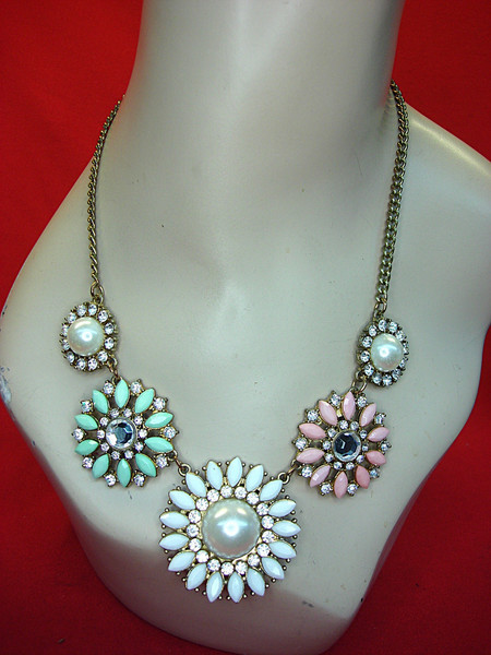 Vintage Gold Tone Floral Necklace - Adjustable 18-21 Inch