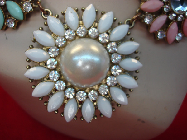 Vintage Gold Tone Floral Necklace - Adjustable 18-21 Inch