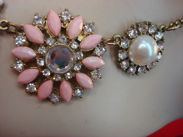 Vintage Gold Tone Floral Necklace - Adjustable 18-21 Inch