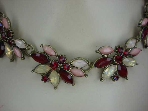 Vintage Gold Tone Floral Necklace (Adjustable 15-20 inches)