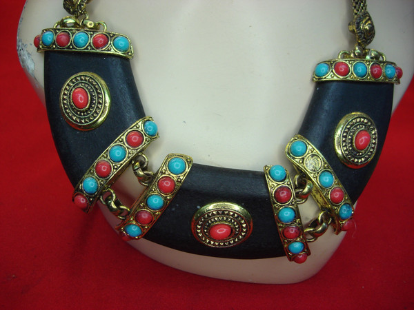 Vintage Red & Blue Bead Necklace - Gold Tone Floral Design, 21-24