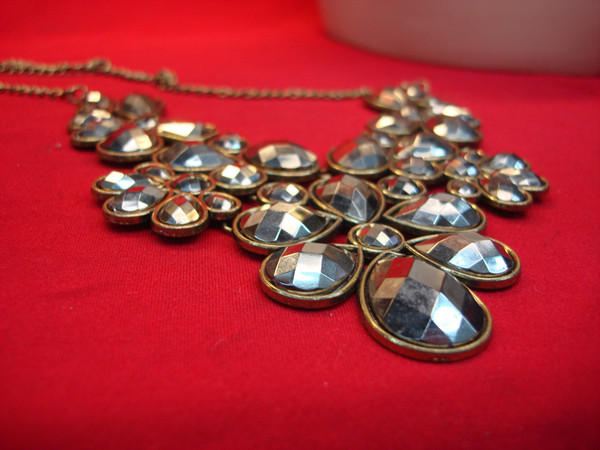 Vintage Gold Tone Floral Necklace with Black Stones - 17-19 Inch