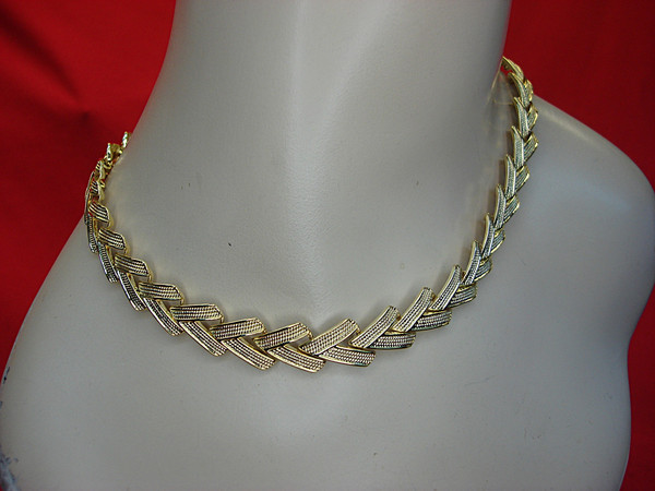 Vintage Gold Tone Choker Necklace - 16 Inch - Like New