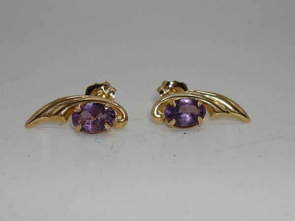 14K Gold Amethyst Earrings - 1/2 Carat Total Weight, Vintage Sparkle