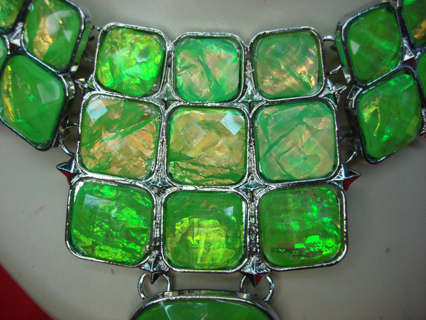 Vintage Silver Tone Necklace with Foiled Green Stones - 17-19 Inch