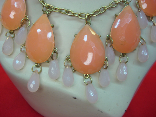 Vintage Gold Tone Peach & Pink Pear Shaped Stone Necklace - Adjustable 22-25in
