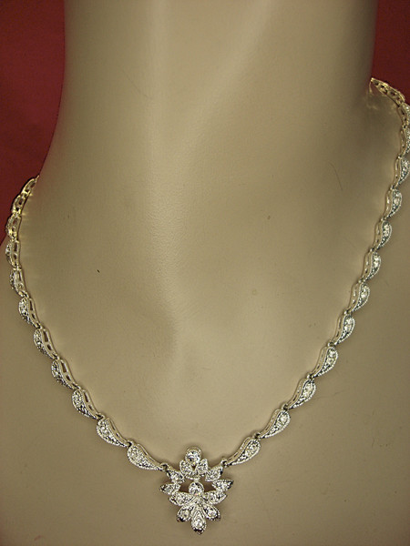 Sparkling Silver Tone Vintage Necklace with Sim Diamonds - 17 Inch