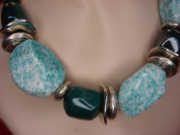Vintage Green Stone Necklace | Silver Tone Chain | 18-21 Inch