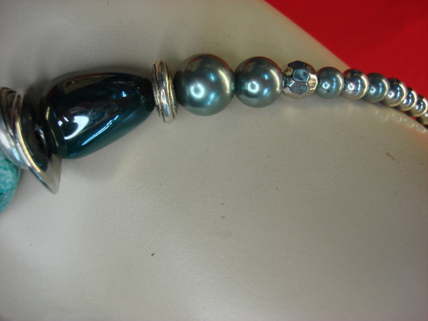 Vintage Green Stone Necklace | Silver Tone Chain | 18-21 Inch