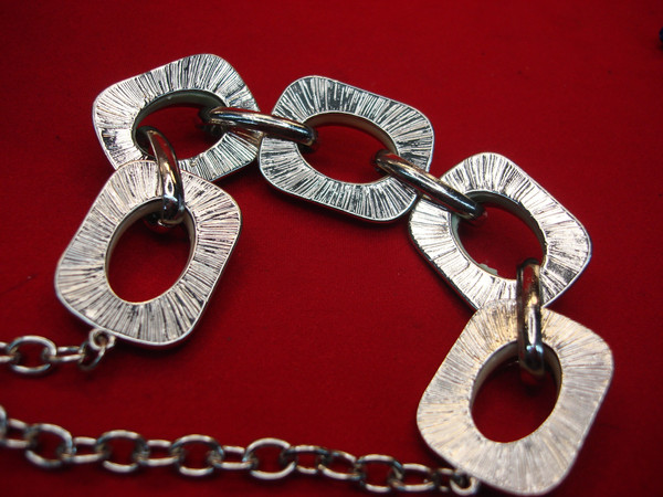 Vintage Silver Tone Necklace with Cream & Jade Green Pendants - Adjustable 18-21 Inch