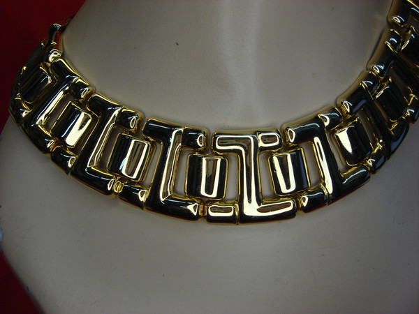 Vintage Gold Tone Choker Necklace - 18 Inch (Pre-Owned)
