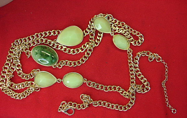 Vintage Gold-Tone Necklace with Jade Stones & Heavy Chain (24-27 inch)