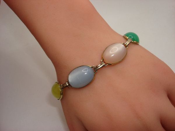 Vintage 1950s Pastel Moonstone Oval Bracelet -  Silver Metal, 7.5