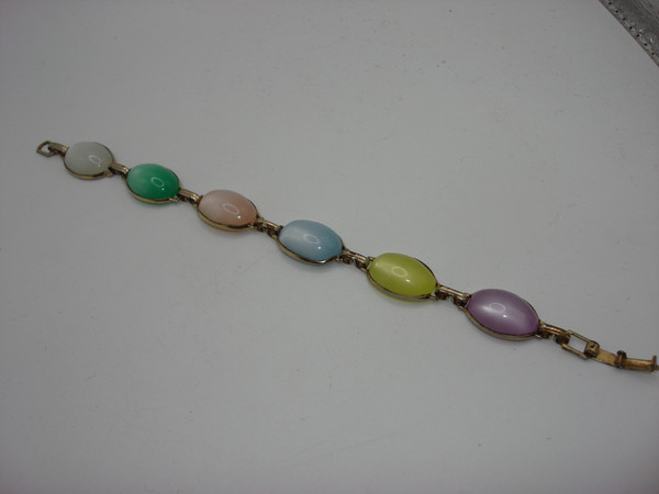 Vintage 1950s Pastel Moonstone Oval Bracelet -  Silver Metal, 7.5