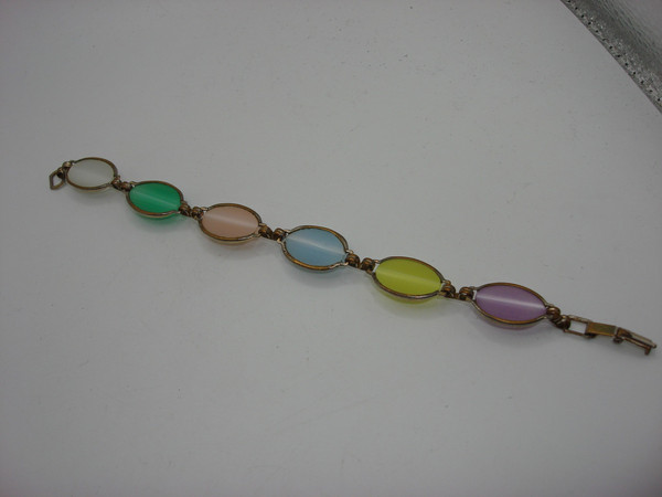 Vintage 1950s Pastel Moonstone Oval Bracelet -  Silver Metal, 7.5